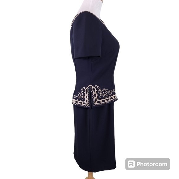 Maggy London Navy Blue Embroidered Sheath Dress, sz 6 - Picture 3 of 6